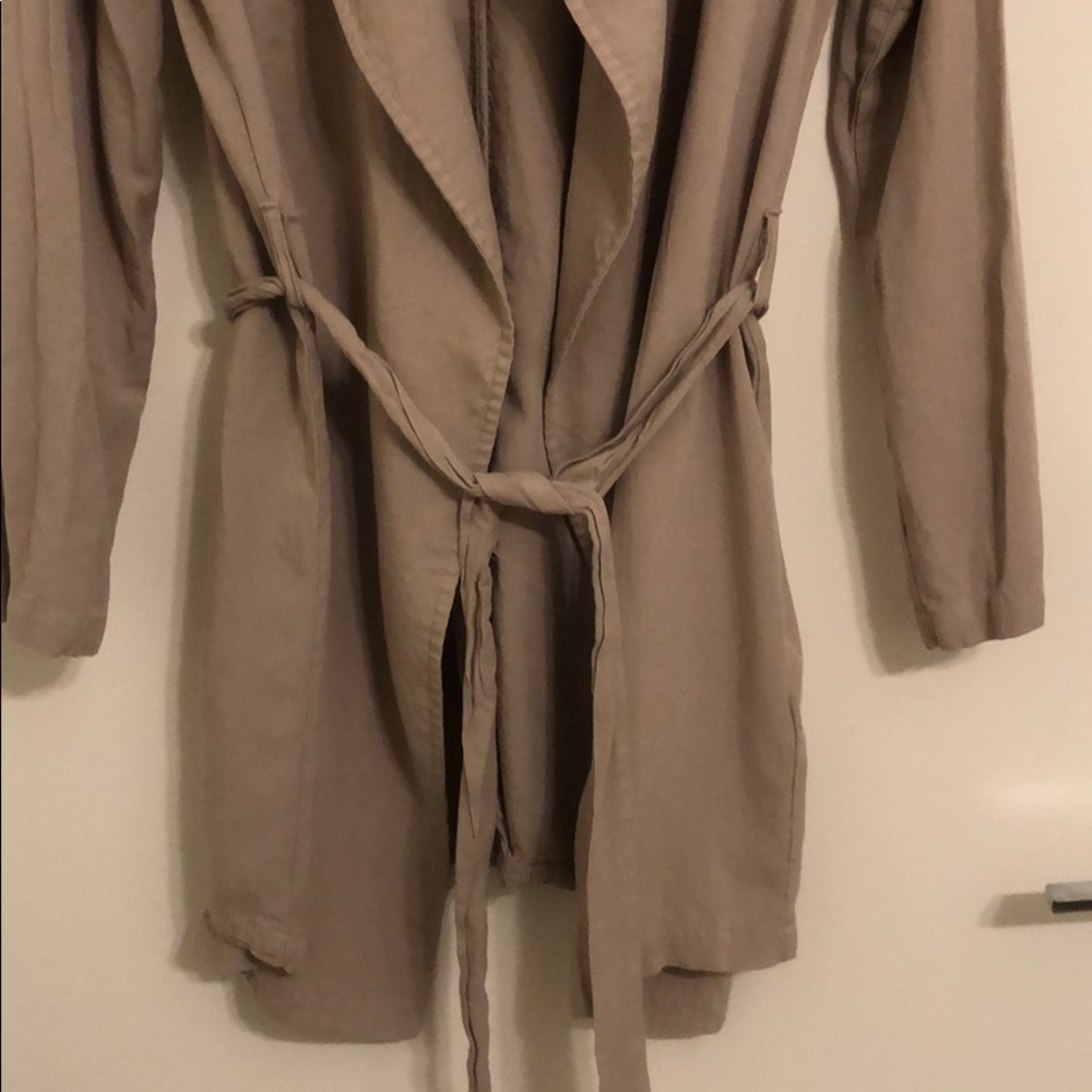 Tan colored jacket/cardigan - Picture 3 of 7